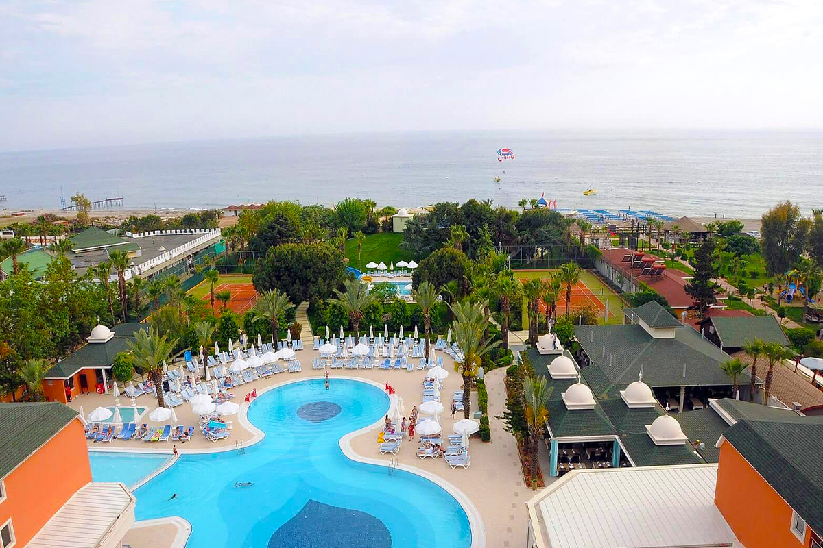 Insula Resort